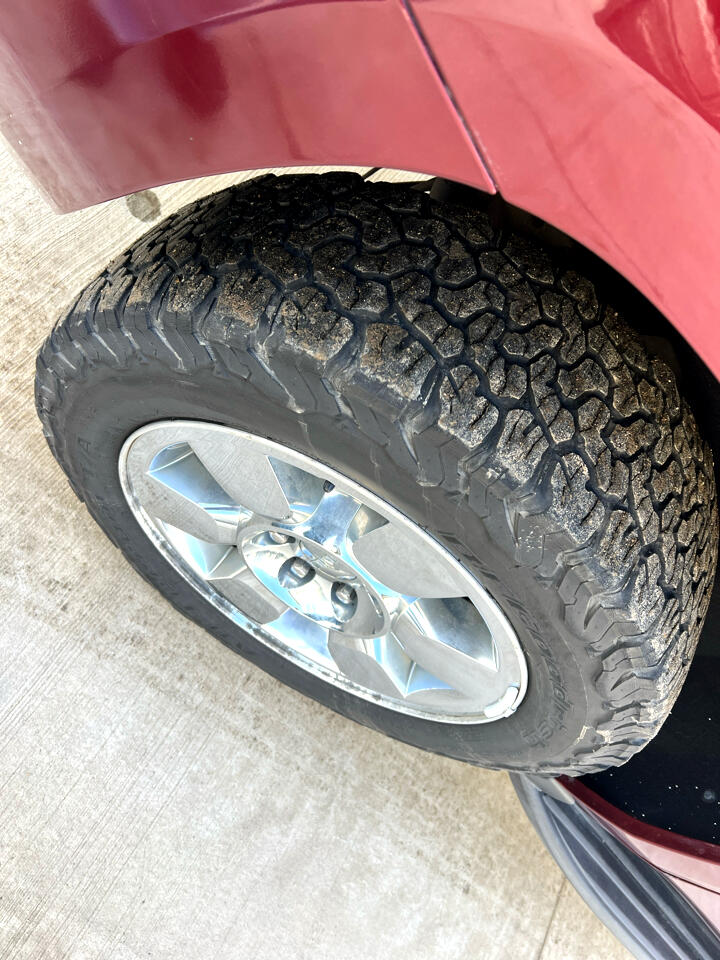 Chevrolet Suburban 4WD 4dr LT 2020