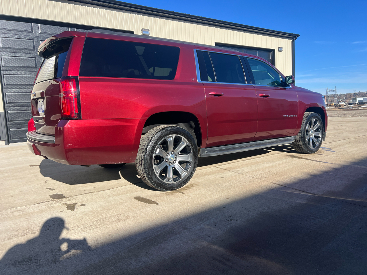 Chevrolet Suburban 4WD 4dr LT 2020
