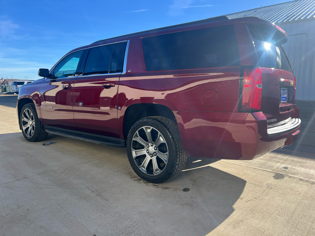 Chevrolet Suburban 4WD 4dr LT 2020