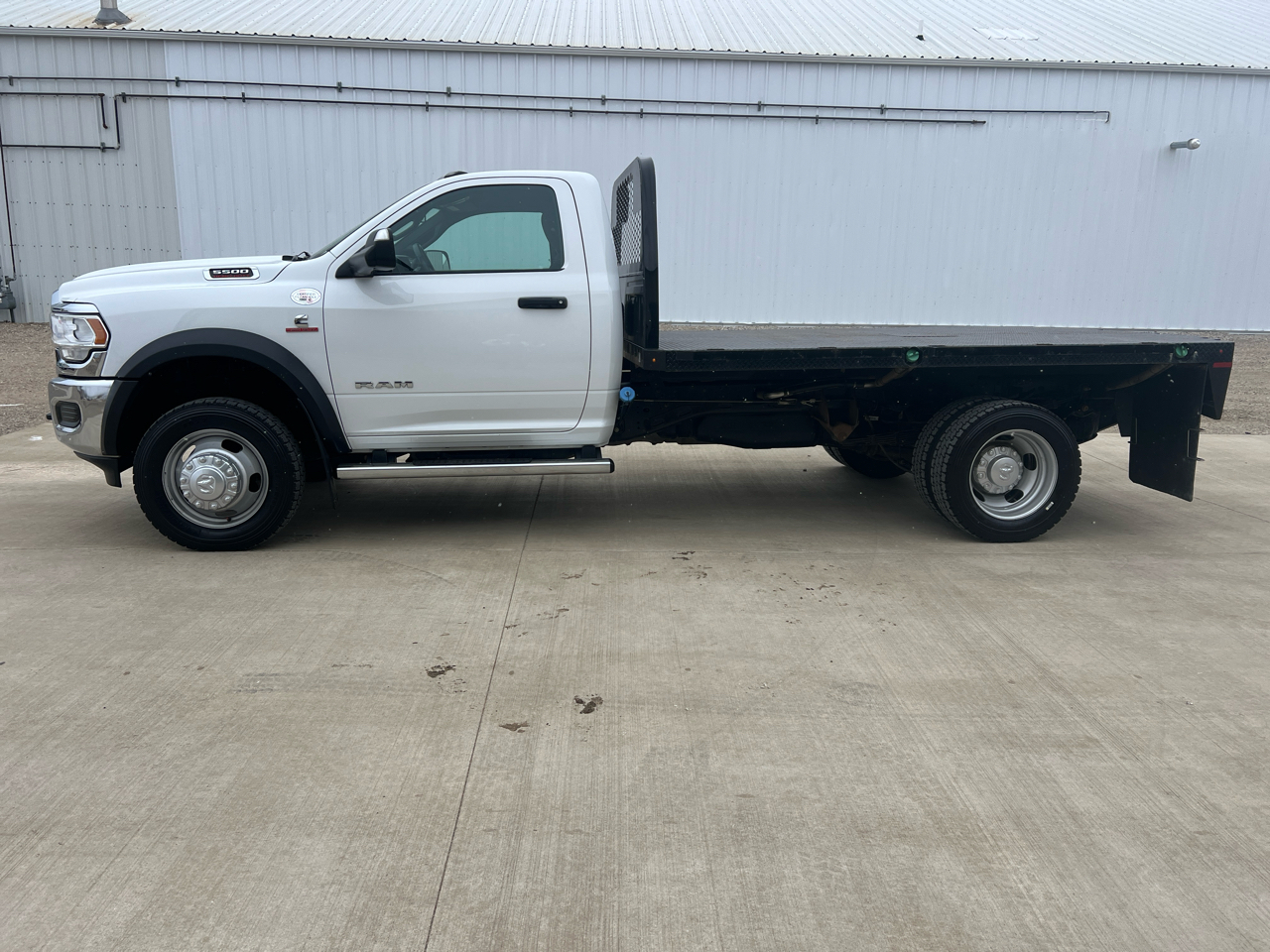RAM 5500 Chassis Cab Tradesman 4x4 Reg Cab 84" CA 168.5" WB 2021