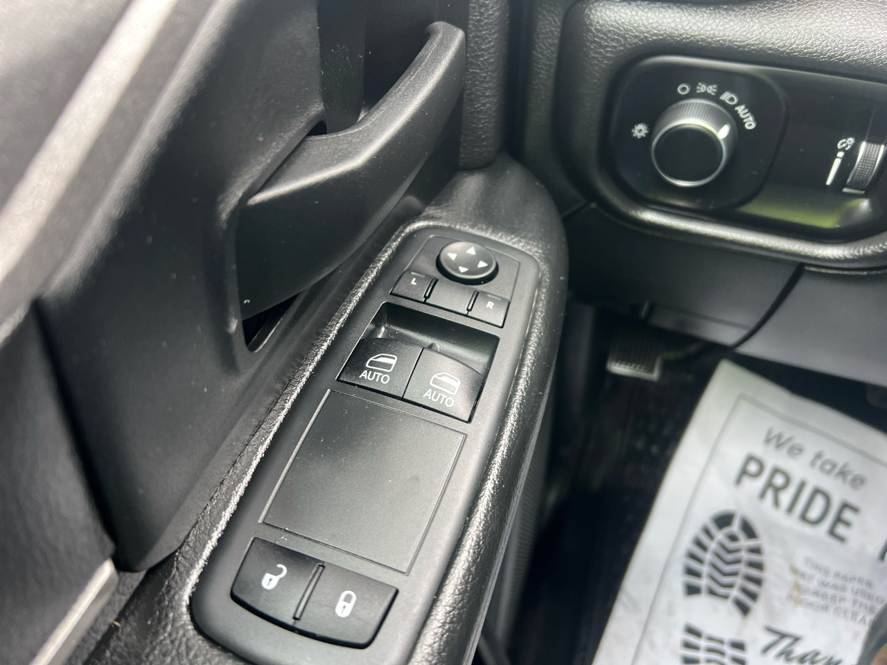 RAM 5500 Chassis Cab Tradesman 4x4 Reg Cab 84" CA 168.5" WB 2021