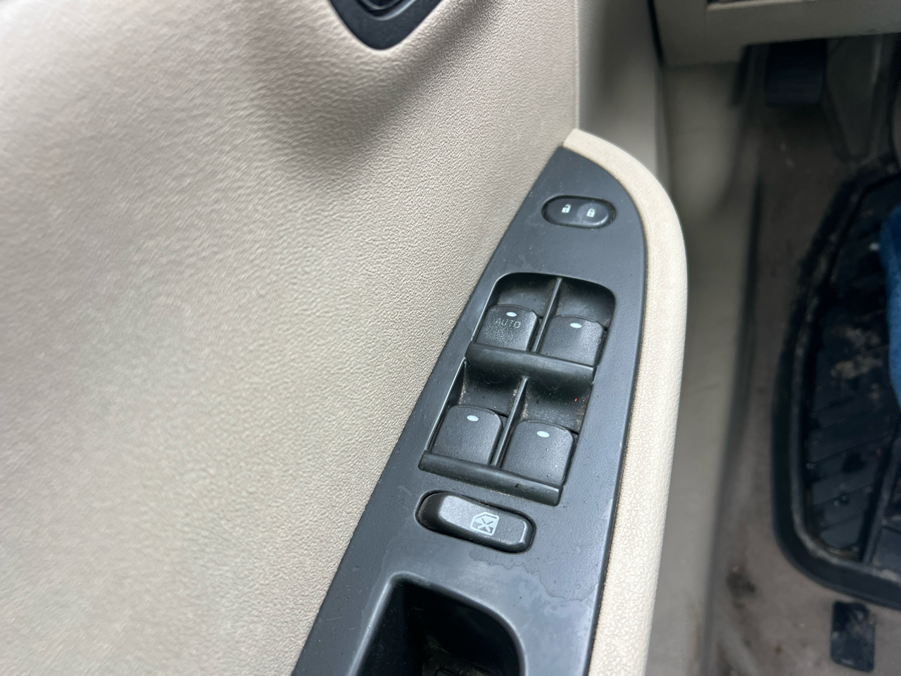 Saturn Aura 4dr Sdn XR 2008