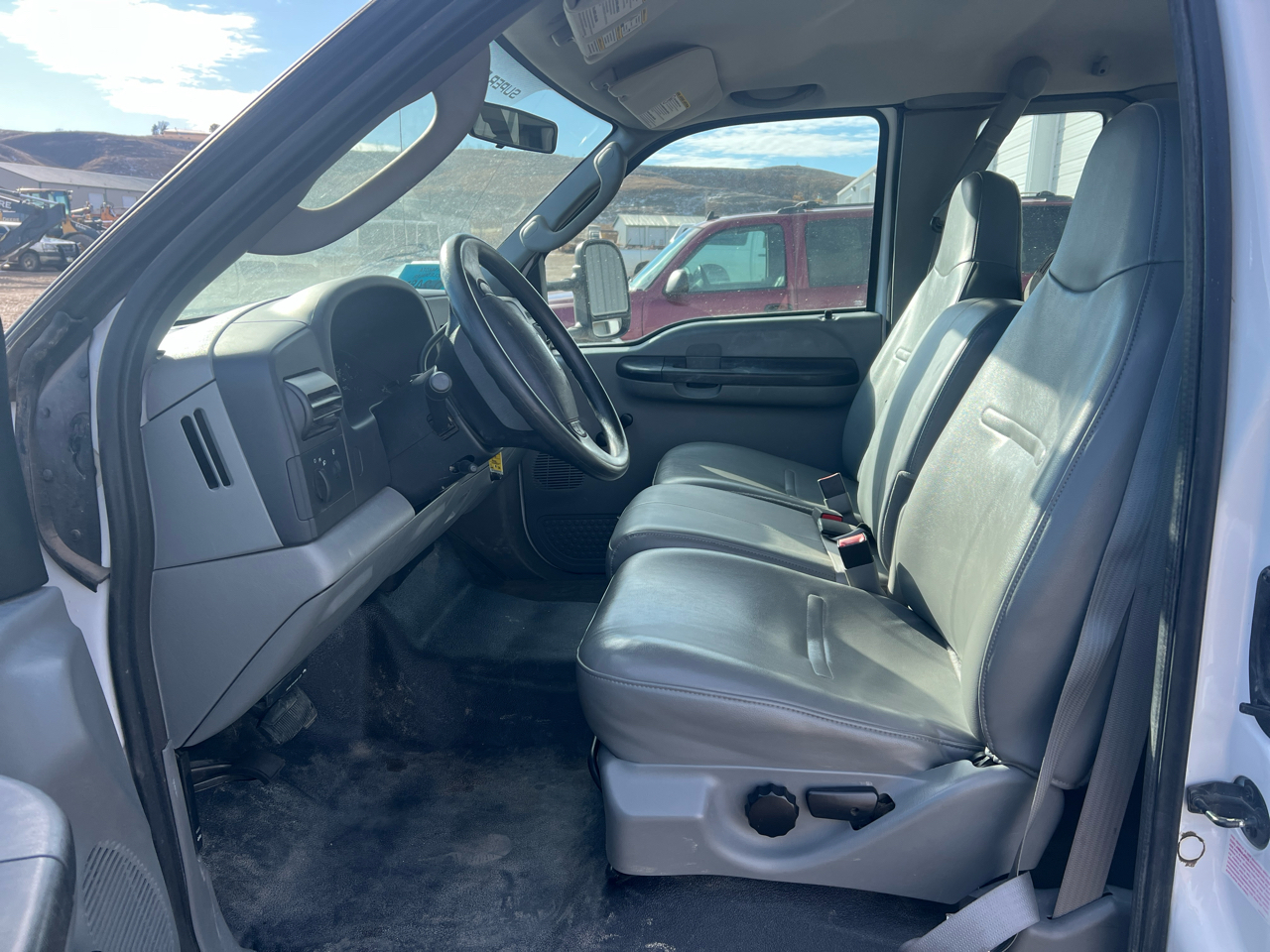 Ford Super Duty F-350 DRW SuperCab 162" WB 60" CA XL 4WD 2005