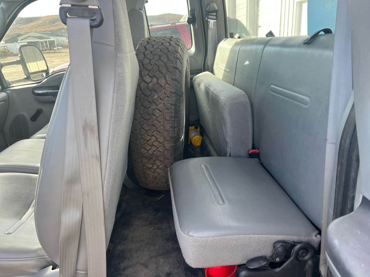 Ford Super Duty F-350 DRW SuperCab 162" WB 60" CA XL 4WD 2005