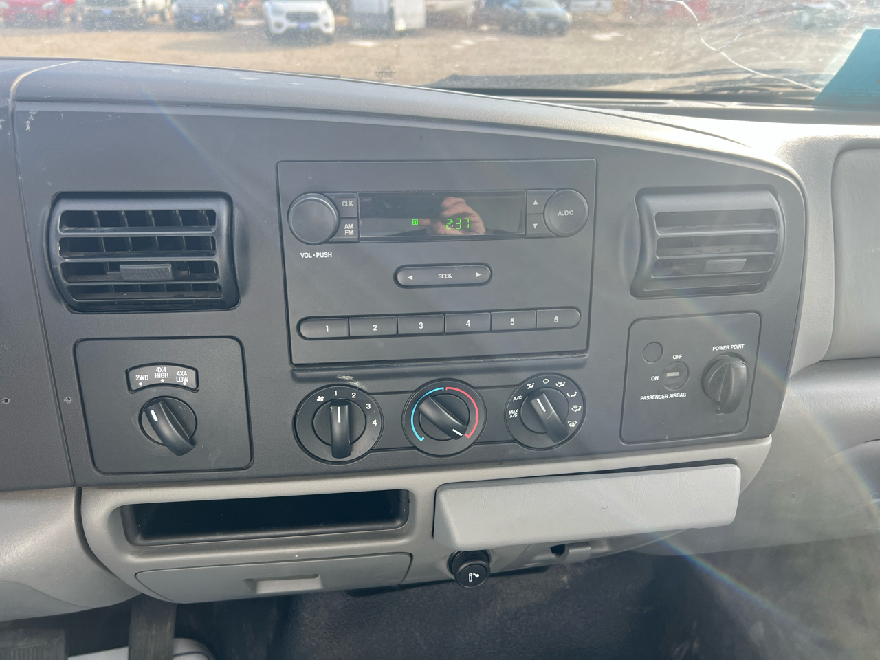 Ford Super Duty F-350 DRW SuperCab 162" WB 60" CA XL 4WD 2005