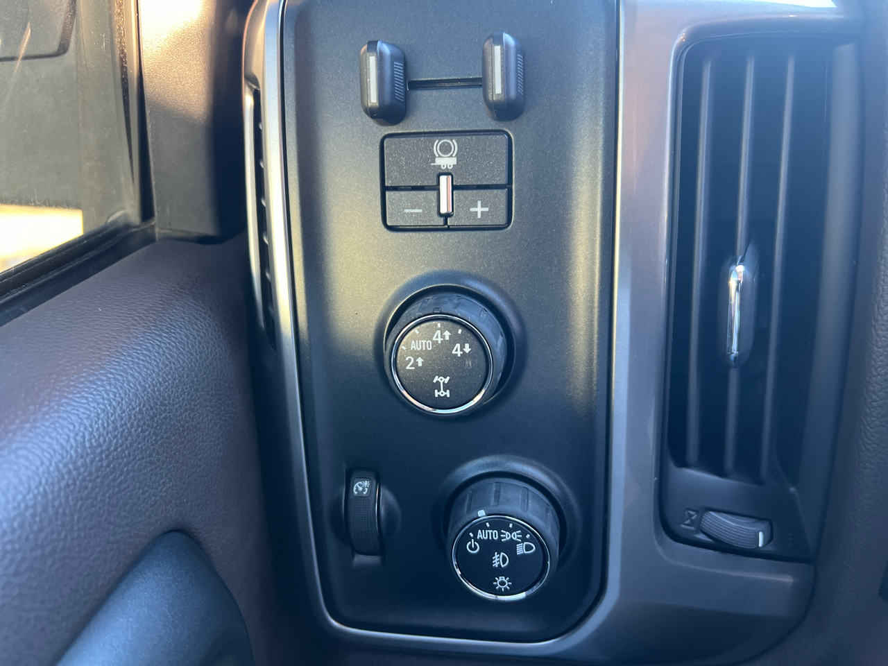 Chevrolet Silverado 1500 4WD Crew Cab 143.5" LT w/2LT 2014