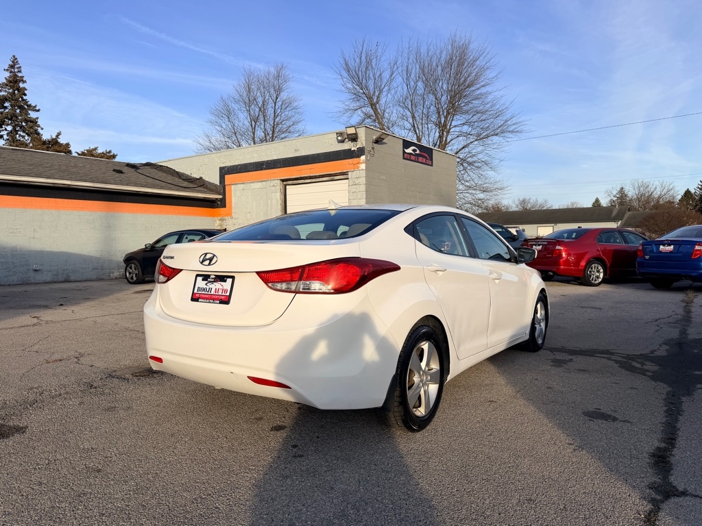 Hyundai Elantra GLS M/T 2013