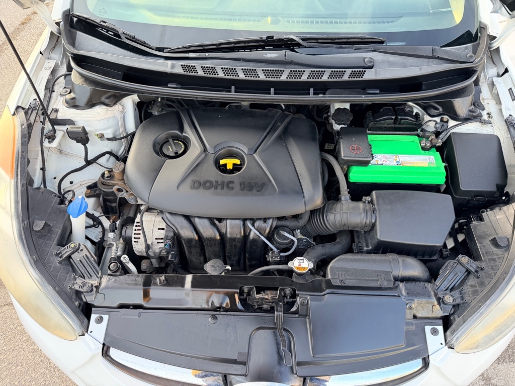 Hyundai Elantra GLS M/T 2013