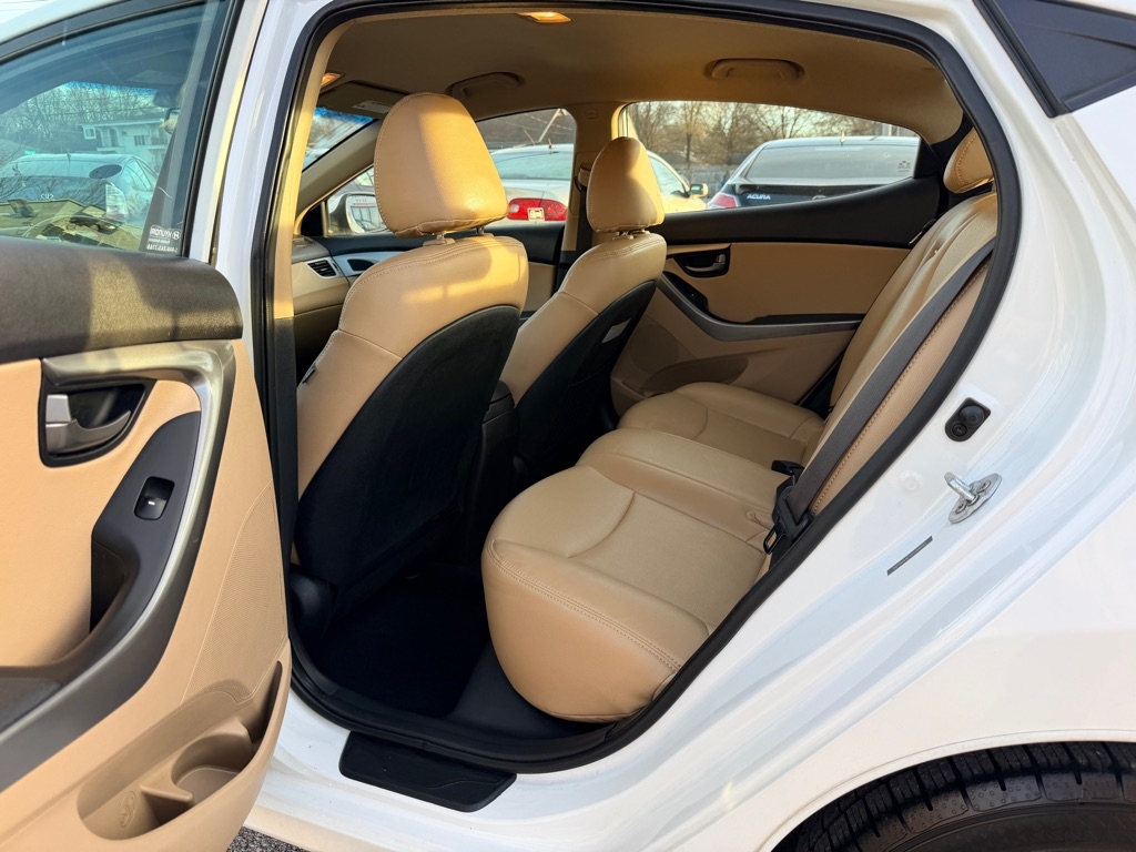 Hyundai Elantra GLS M/T 2013