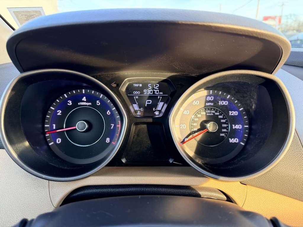 Hyundai Elantra GLS M/T 2013