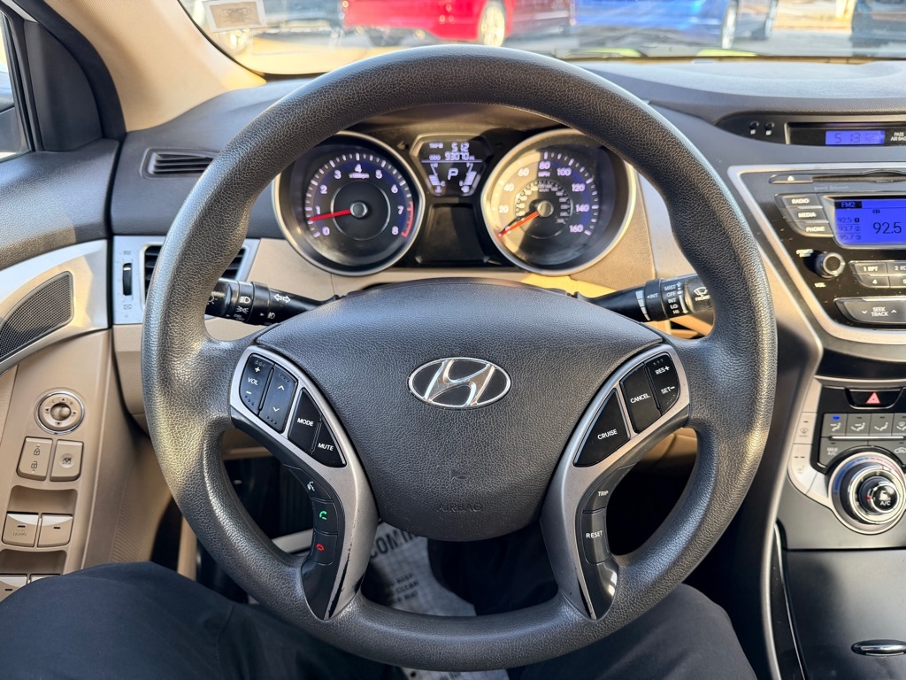 Hyundai Elantra GLS M/T 2013