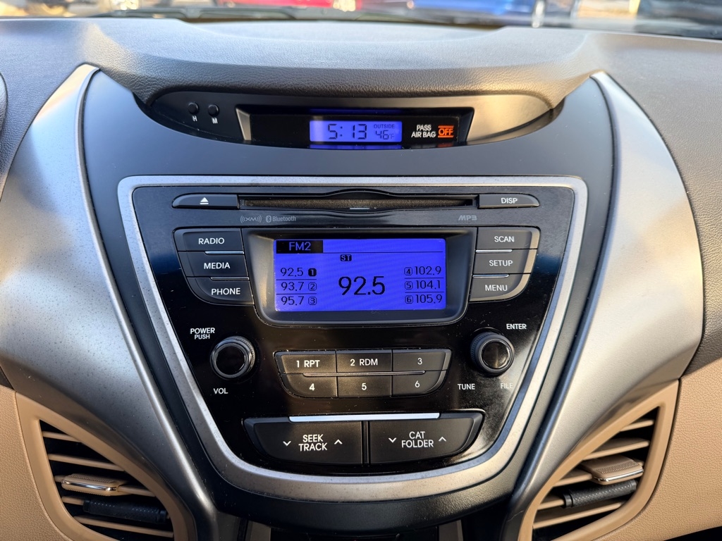 Hyundai Elantra GLS M/T 2013