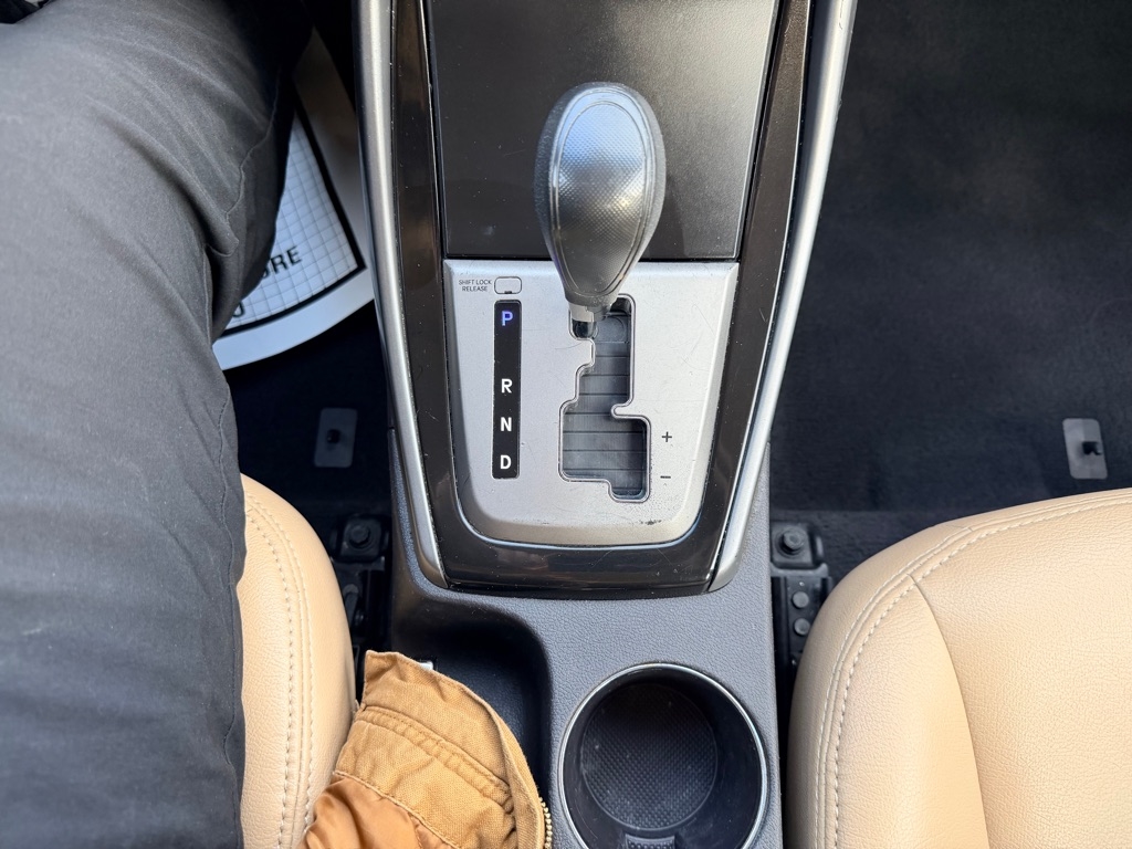 Hyundai Elantra GLS M/T 2013