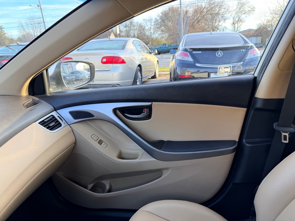 Hyundai Elantra GLS M/T 2013