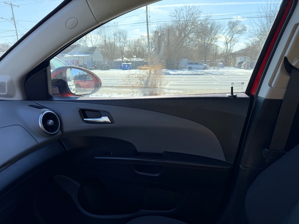 Chevrolet Sonic LT Auto Sedan 2015