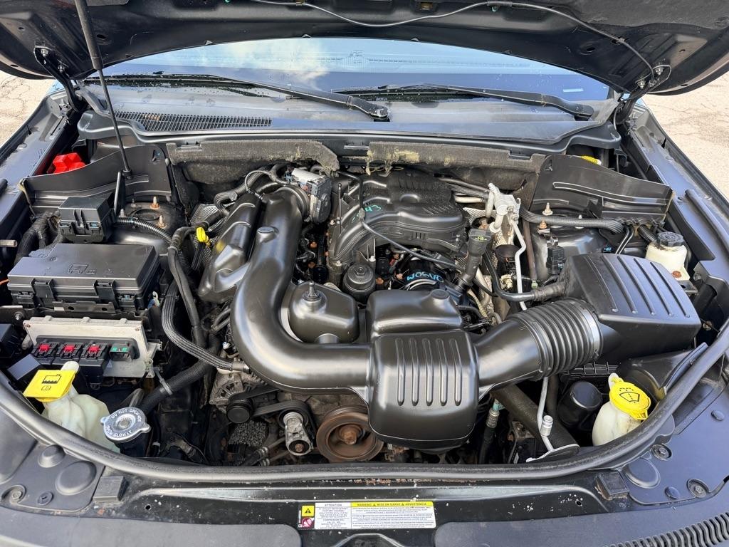 Jeep Grand Cherokee Laredo 4WD 2011