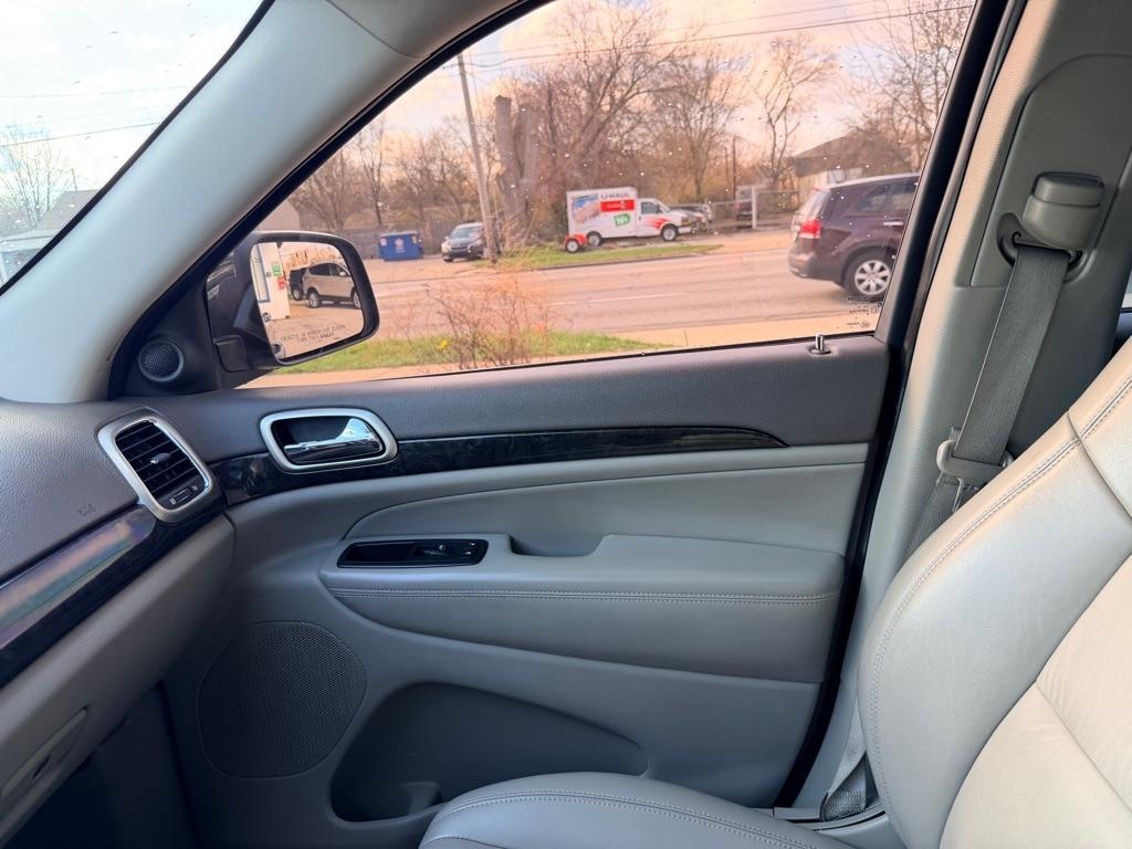 Jeep Grand Cherokee Laredo 4WD 2011