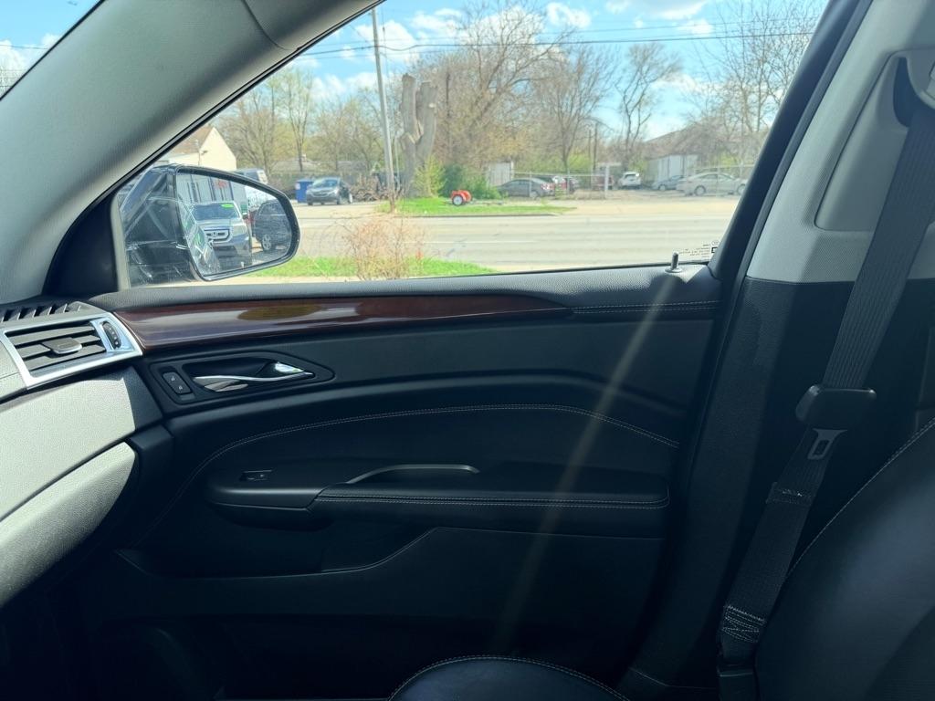 Cadillac SRX Luxury 2012