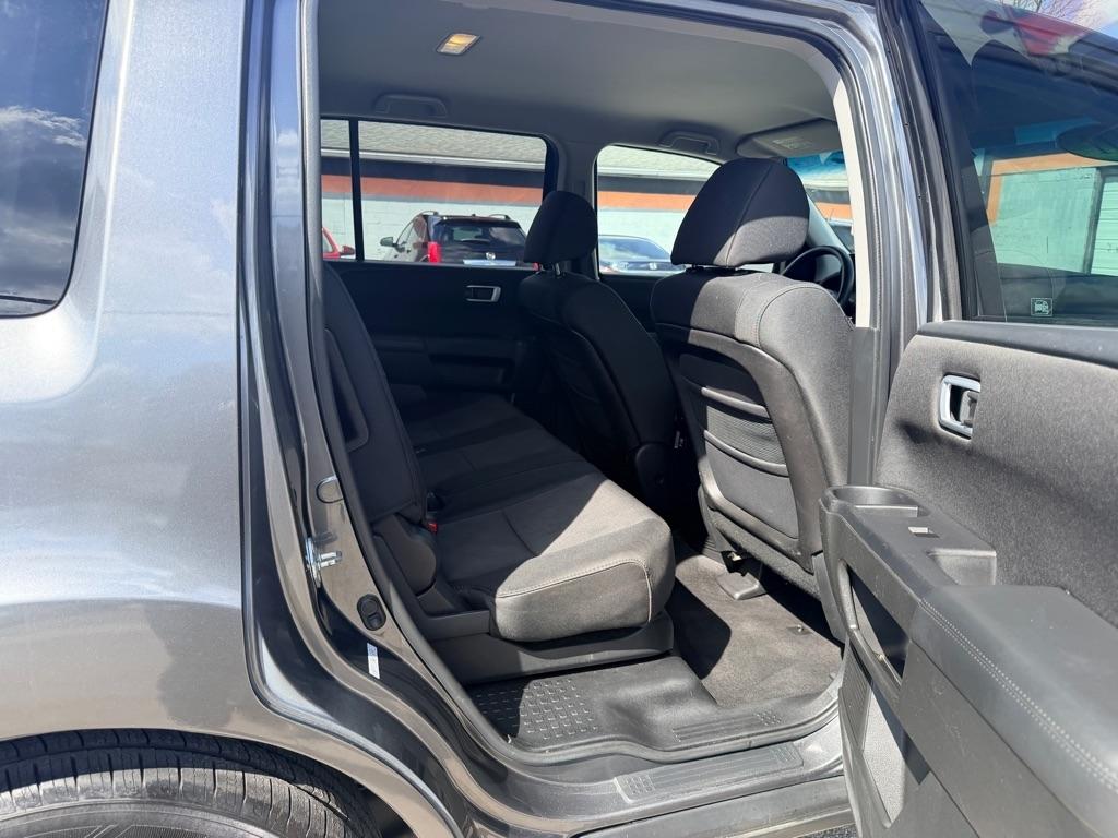 Honda Pilot LX 4WD 5-Spd AT 2011