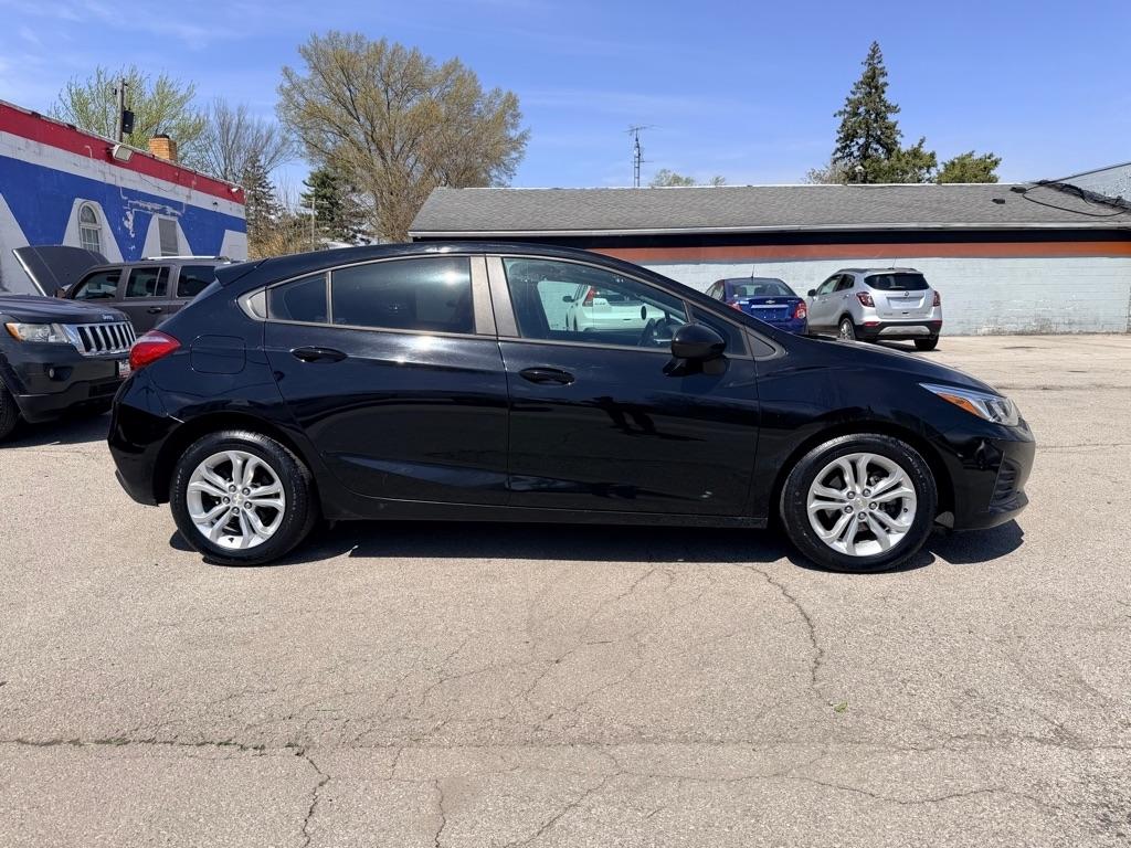 Chevrolet Cruze LS Hatchback 2019