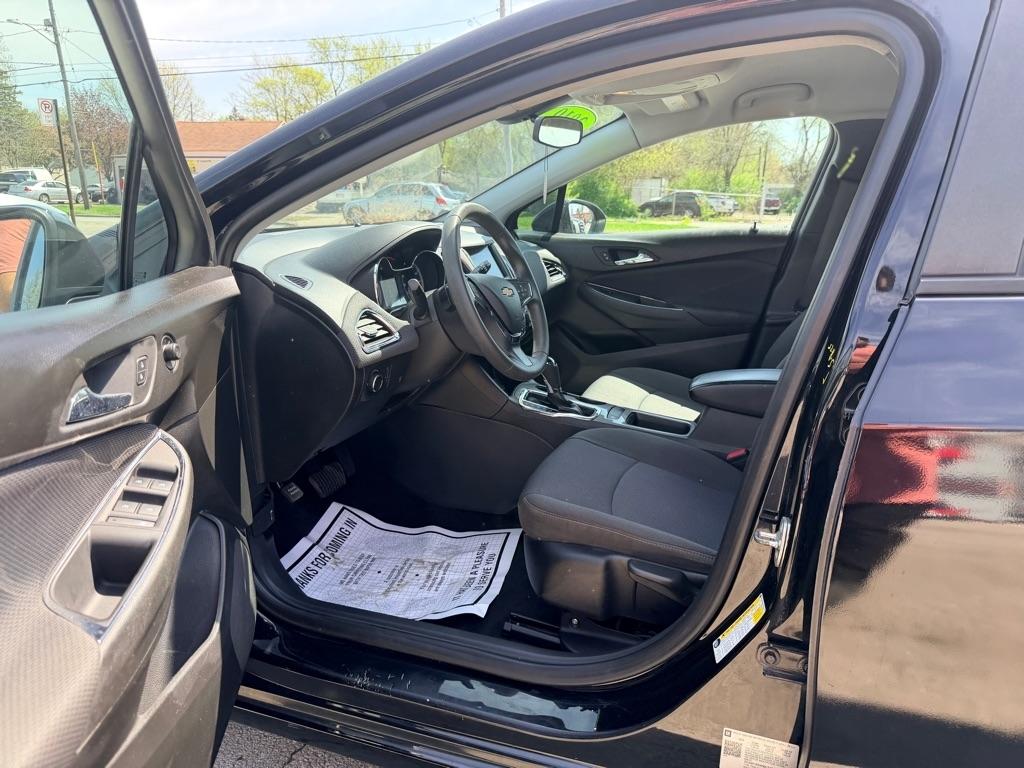 Chevrolet Cruze LS Hatchback 2019