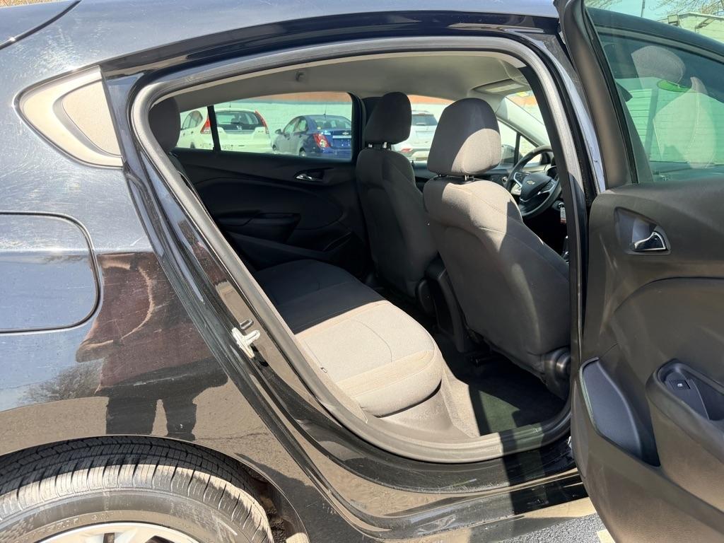 Chevrolet Cruze LS Hatchback 2019