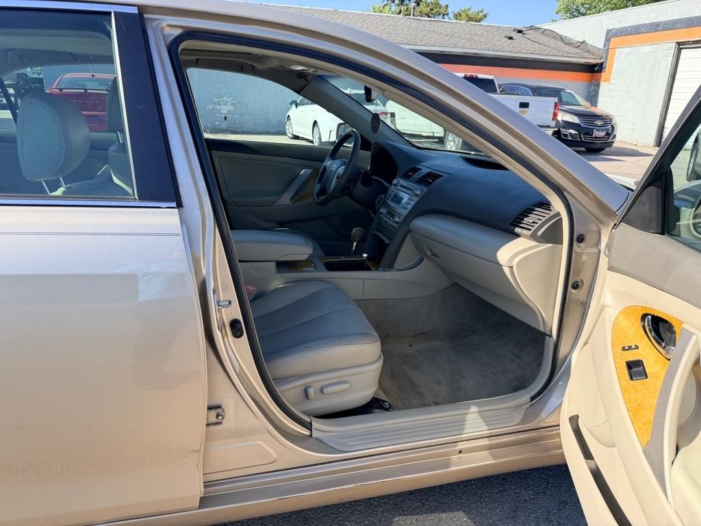 Toyota Camry LE V6 2007