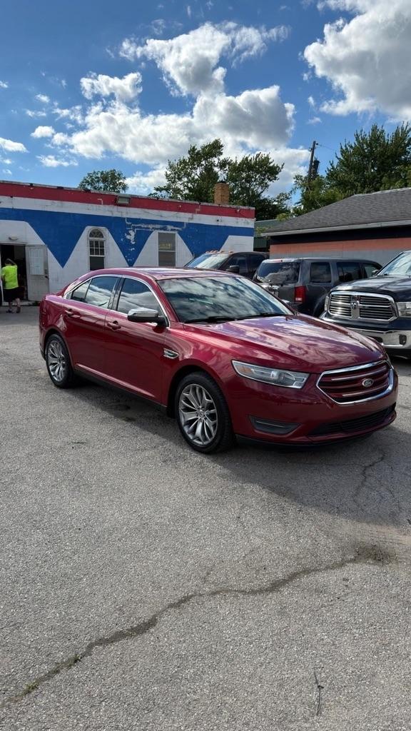 Ford Taurus Limited FWD 2013