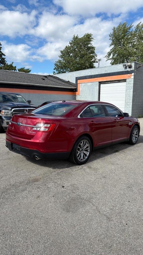 Ford Taurus Limited FWD 2013