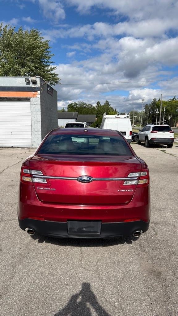 Ford Taurus Limited FWD 2013