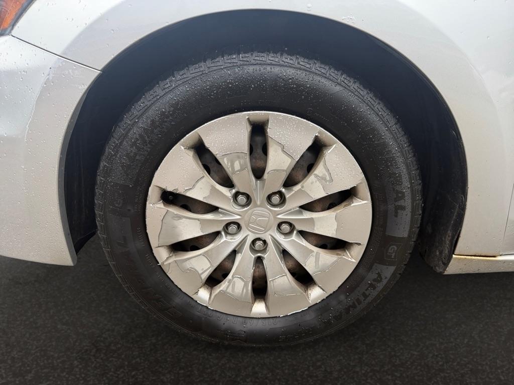 Honda Accord LX sedan AT 2012