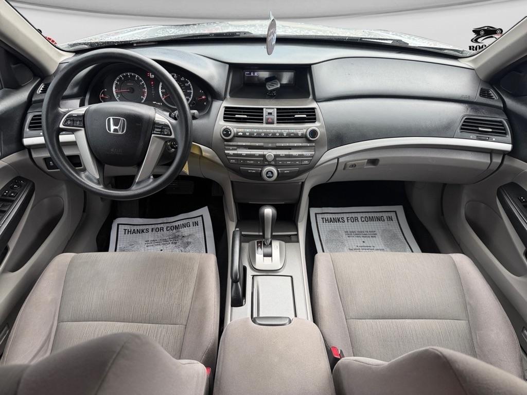 Honda Accord LX sedan AT 2012