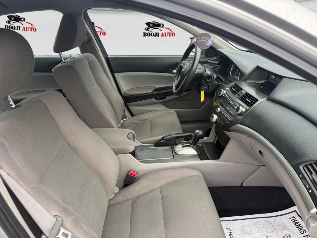 Honda Accord LX sedan AT 2012
