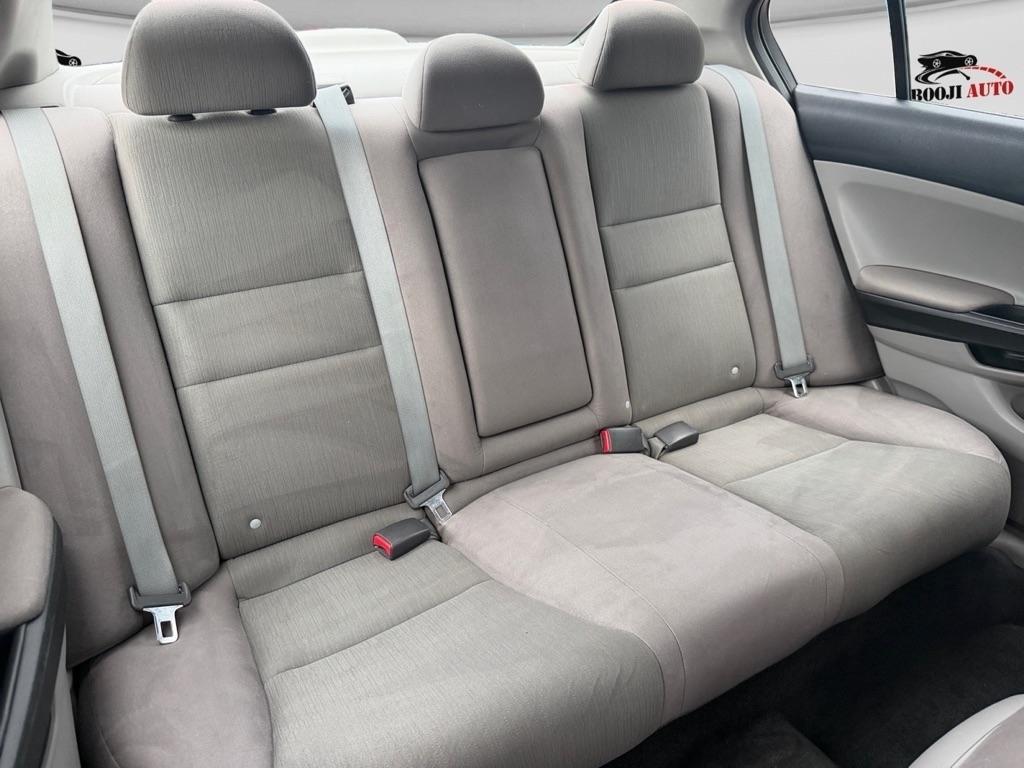 Honda Accord LX sedan AT 2012