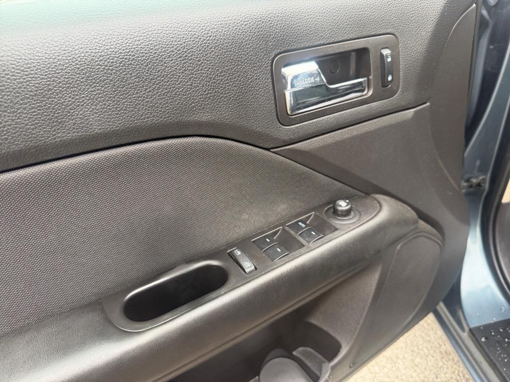 Ford Fusion SE 2012