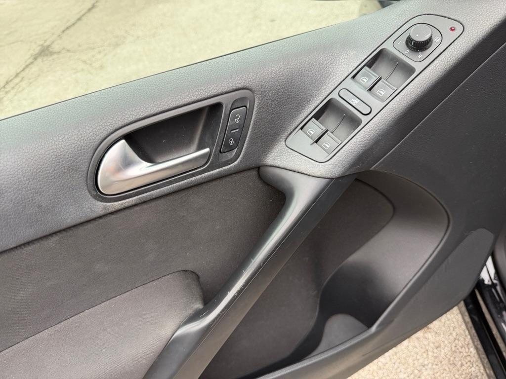 Volkswagen Tiguan S 2014