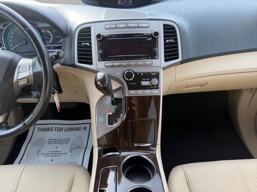 Toyota Venza LE I4 AWD 2012