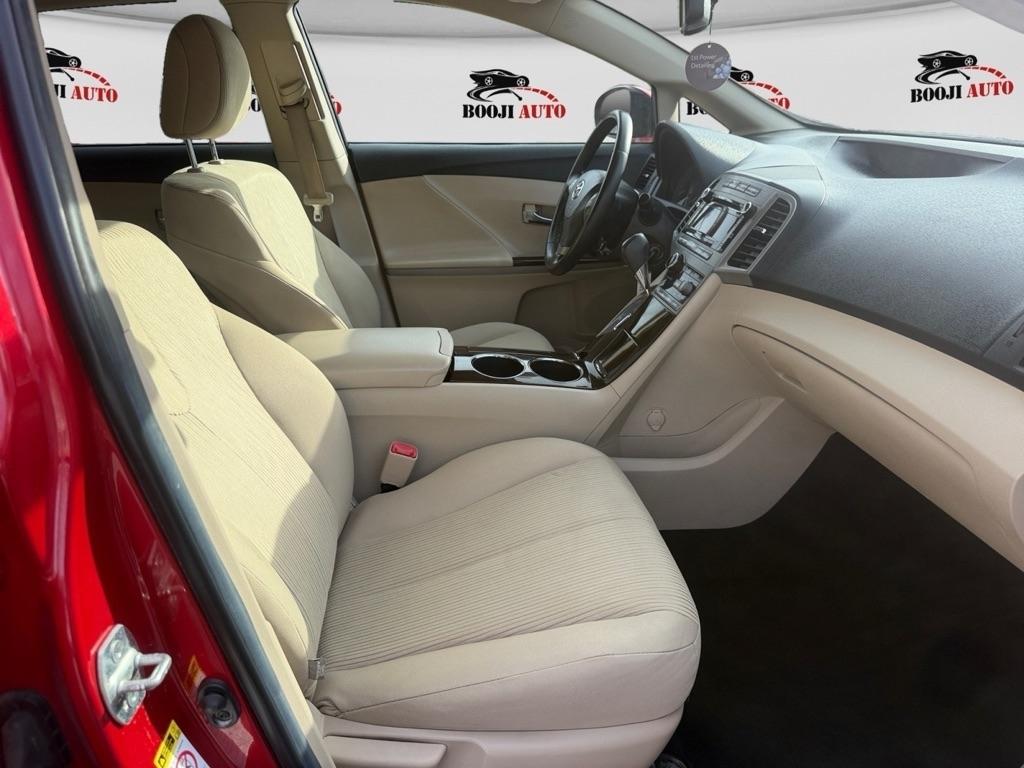 Toyota Venza LE I4 AWD 2012