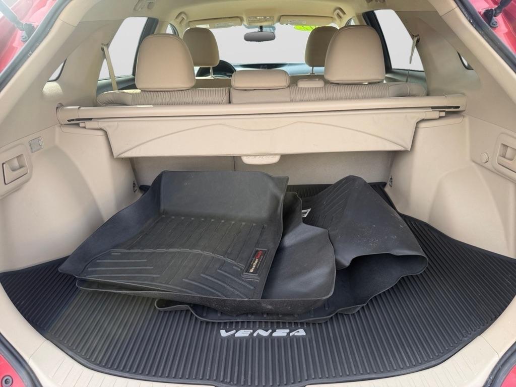 Toyota Venza LE I4 AWD 2012