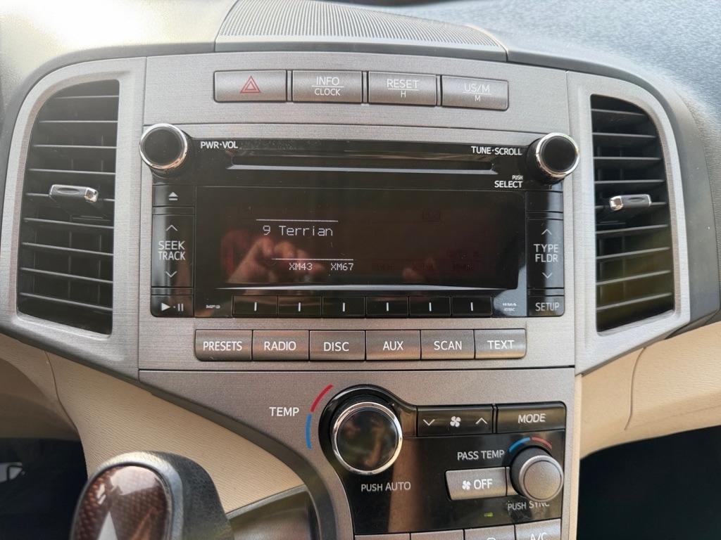 Toyota Venza LE I4 AWD 2012