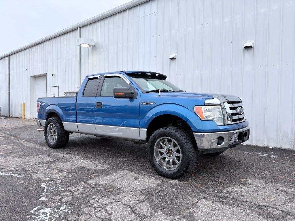 2009 Ford F-150 4WD SuperCab 145" XL