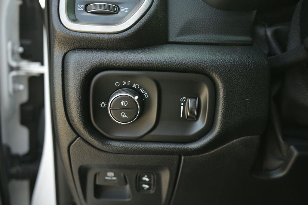 RAM 1500 Rebel 4x4 Crew Cab 5'7" Box 2020