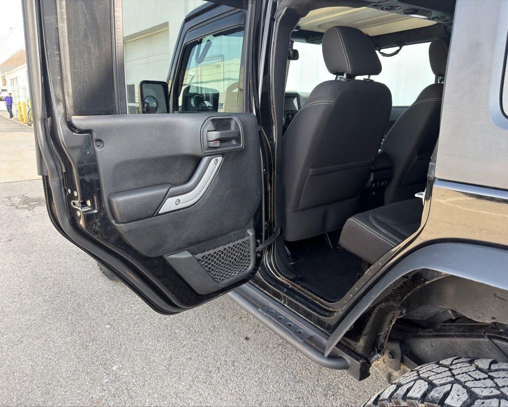 Jeep Wrangler Unlimited 4WD 4dr Rubicon 2017