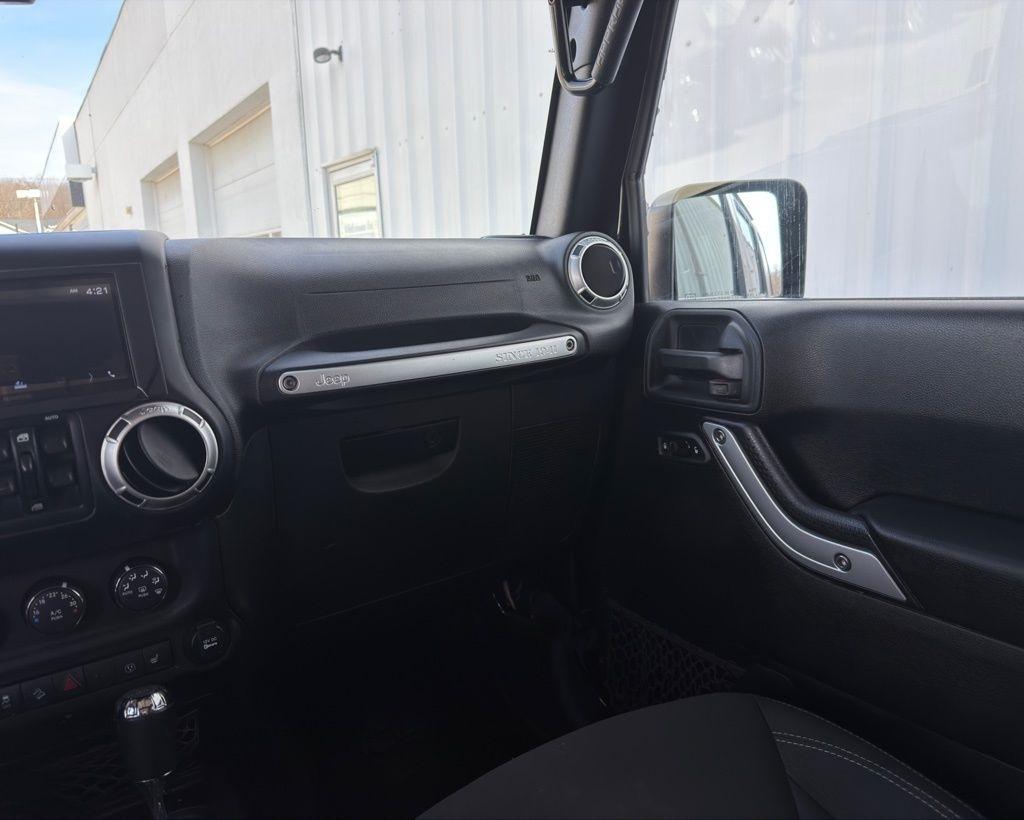 Jeep Wrangler Unlimited 4WD 4dr Rubicon 2017