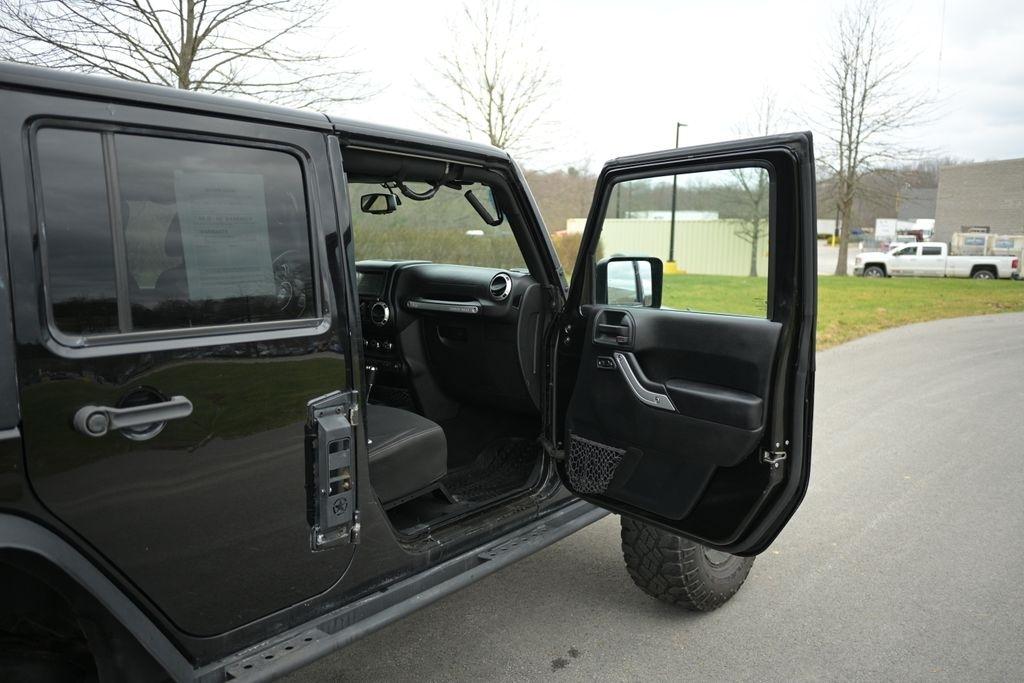 Jeep Wrangler Unlimited 4WD 4dr Rubicon 2017