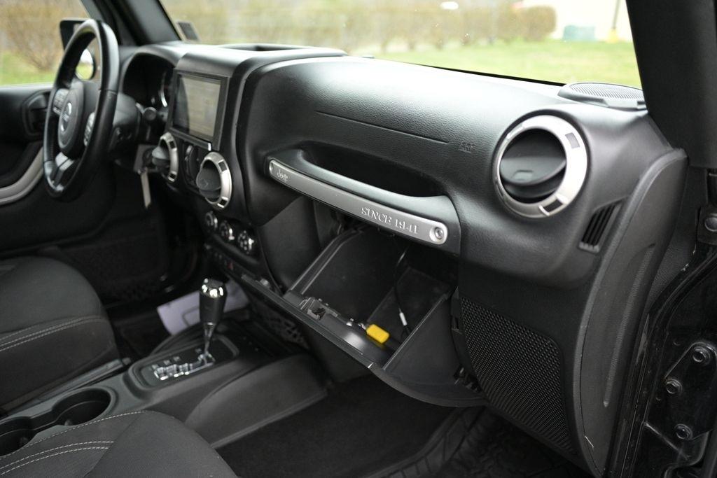 Jeep Wrangler Unlimited 4WD 4dr Rubicon 2017