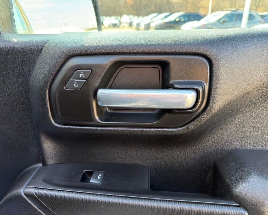 Chevrolet Silverado 1500 4WD Double Cab 147" Custom 2021