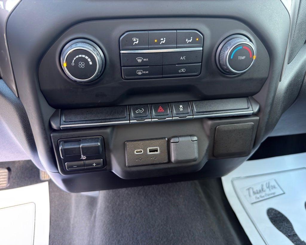 Chevrolet Silverado 1500 4WD Double Cab 147" Custom 2021