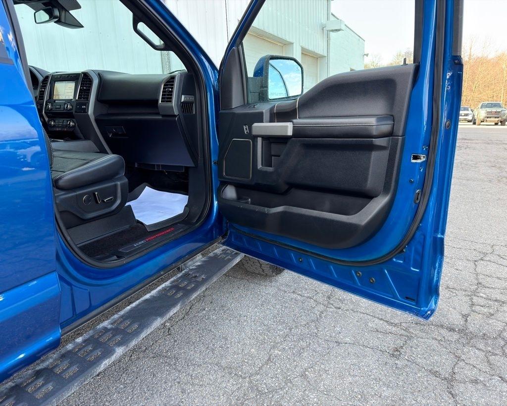 Ford F-150 Raptor 4WD SuperCrew 5.5' Box 2017