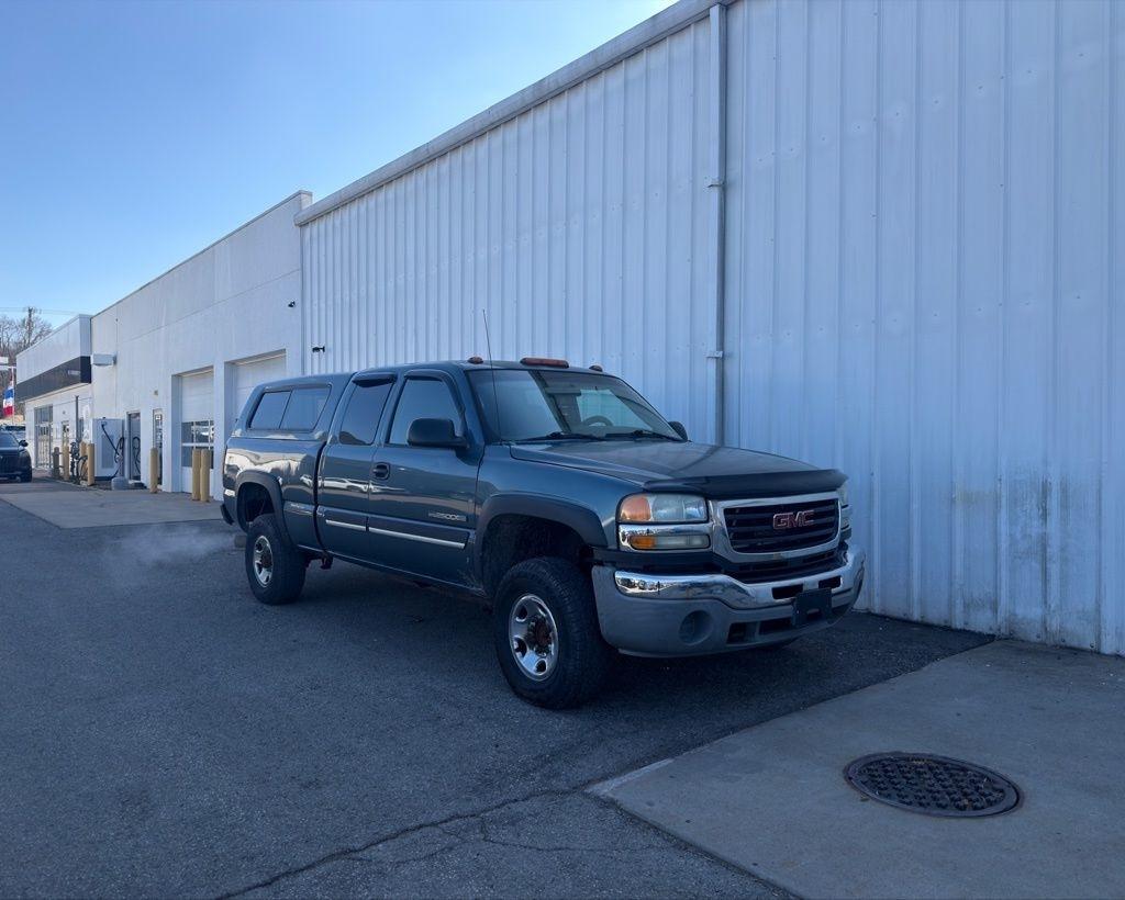 GMC Sierra 2500HD Ext Cab 143.5" WB 4WD Work Truck 2004